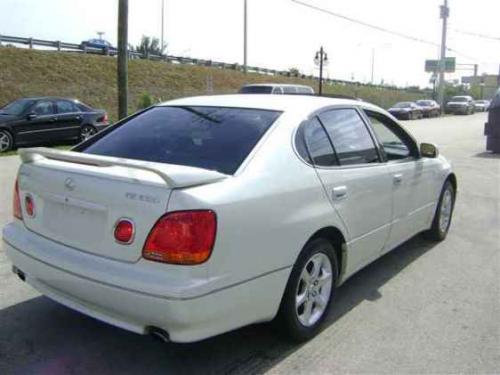 Photo of a 2003-2004 Lexus GS in Parchment Crystal (paint color code 066)