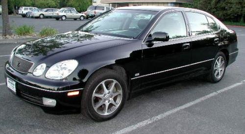 Photo of a 1998-2005 Lexus GS in Black Onyx (paint color code 202