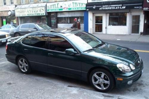 Photo of a 1998-2000 Lexus GS in Imperial Jade Mica (paint color code 6Q7)