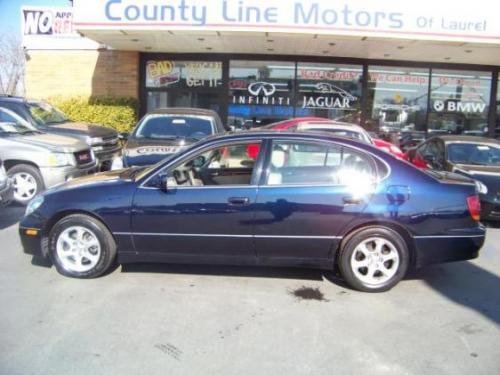 Photo of a 2001-2005 Lexus GS in Blue Onyx Pearl (paint color code 8P8)