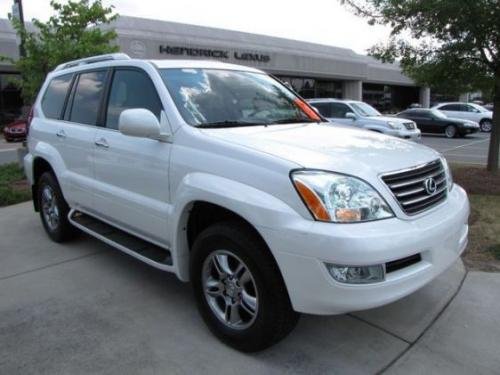 Photo of a 2004-2009 Lexus GX in Blizzard Pearl (paint color code 070)