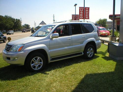 Photo of a 2003-2005 Lexus GX in Silver Pine Metallic (paint color code 1F0)