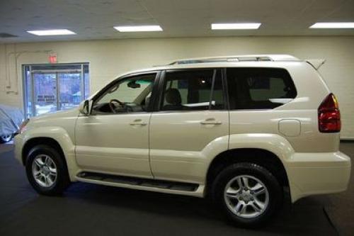 Photo of a 2003 Lexus GX in Sand Dollar Pearl (paint color code 4R2)