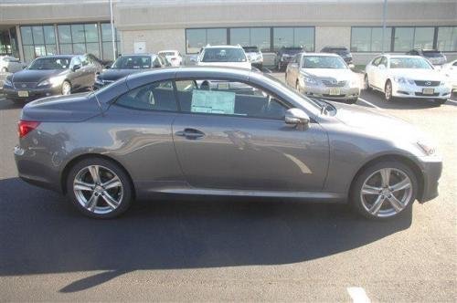 Photo of a 2012-2015 Lexus IS in Nebula Gray Pearl (paint color code 1H9)