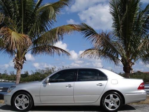 Photo of a 2004-2006 Lexus LS in Mercury Metallic (paint color code 1F2)