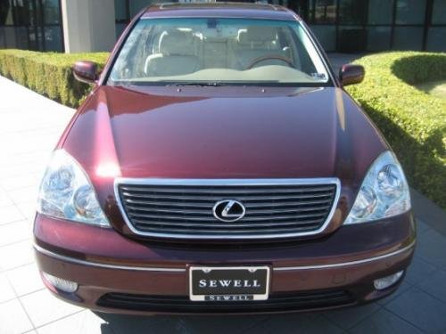 Photo of a 2005 Lexus LS in Black Cherry Pearl (paint color code 3P2)