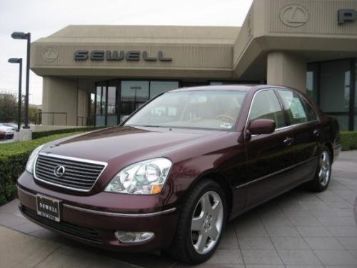 Photo of a 2005 Lexus LS in Black Cherry Pearl (paint color code 3P2)