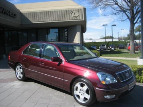 Photo of a 2005 Lexus LS in Black Cherry Pearl (paint color code 3P2)