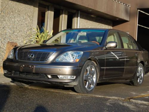 Photo of a 2004-2006 Lexus LS in Briarwood Pearl (paint color code 4S1)