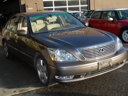 Photo of a 2004-2006 Lexus LS in Briarwood Pearl (paint color code 4S1)