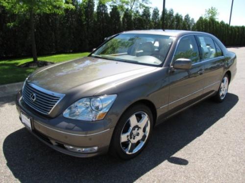 Photo of a 2004-2006 Lexus LS in Briarwood Pearl (paint color code 4S1)