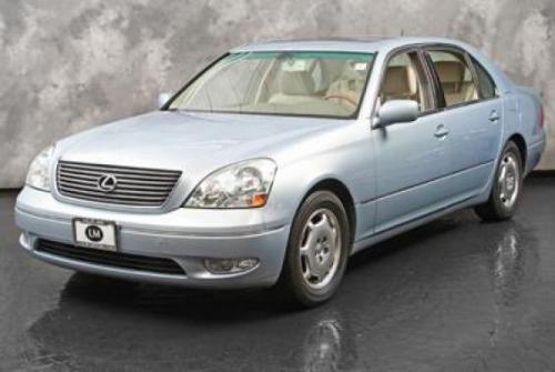 Photo of a 2002-2003 Lexus LS in Platinum Blue Pearl (paint color code 8P7)