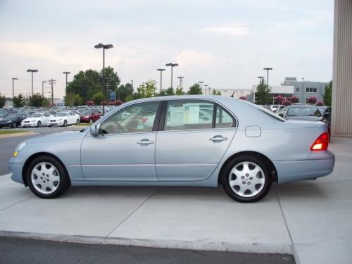 Photo of a 2002-2003 Lexus LS in Platinum Blue Pearl (paint color code 8P7)