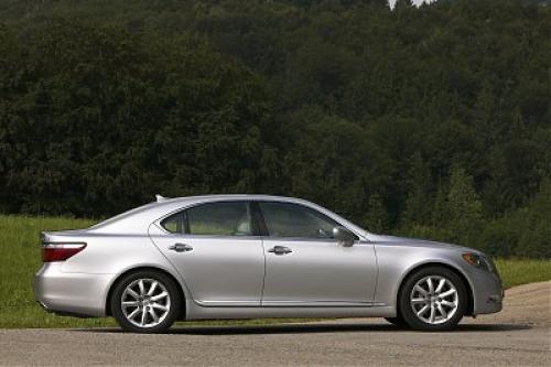 Photo of a 2012 Lexus LS in Mercury Metallic (paint color code 1F2)