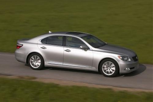 Photo of a 2010 Lexus LS in Mercury Metallic (paint color code 1F2)