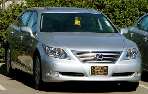 Photo of a 2007-2012 Lexus LS in Mercury Metallic (paint color code 1F2)