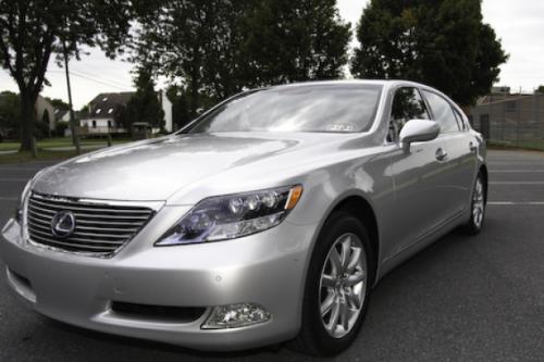 Photo of a 2007-2012 Lexus LS in Mercury Metallic (paint color code 1F2)