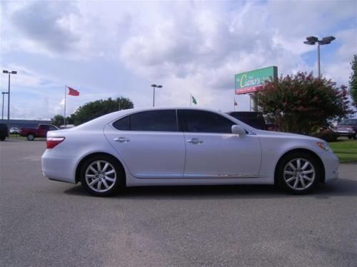 Photo of a 2008 Lexus LS in Opaline Pearl (paint color code 1G5)