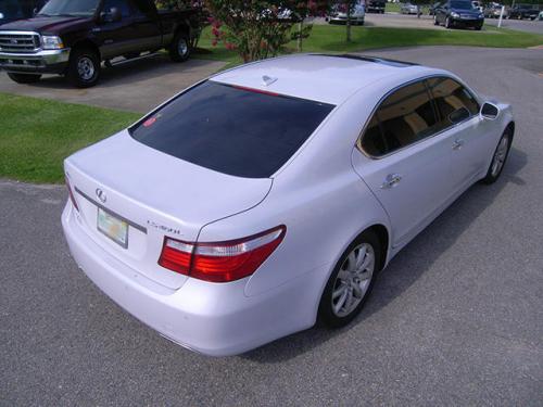 Photo of a 2008-2009 Lexus LS in Opaline Pearl (paint color code 1G5)