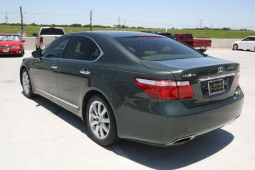 Photo of a 2007 Lexus LS in Verdigris Mica (paint color code 6V0)