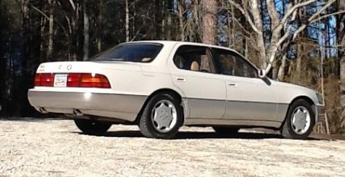 Photo of a 1994 Lexus LS in Opal White Pearl (paint color code 046)