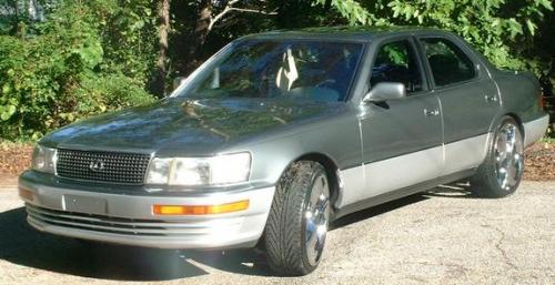 Photo of a 1990-1994 Lexus LS in Flint Gray Pearl (paint color code 180