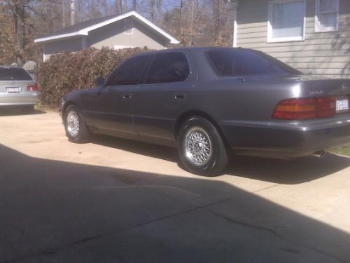 Photo of a 1990-1994 Lexus LS in Flint Gray Pearl (paint color code 180