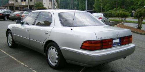 Photo of a 1994 Lexus LS in Alpine Silver Metallic (paint color code 199)
