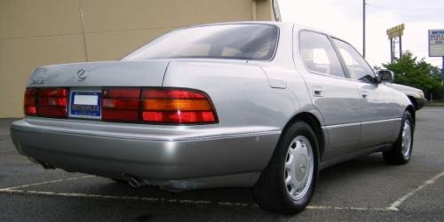 Photo of a 1994 Lexus LS in Alpine Silver Metallic (paint color code 199)
