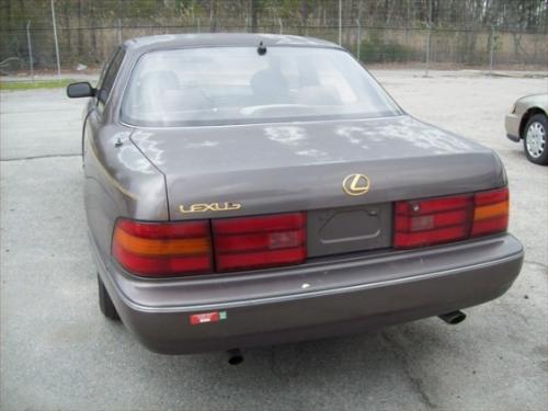 Photo of a 1990-1992 Lexus LS in Taupe Metallic (paint color code 3H9)