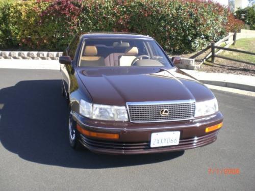 Photo of a 1990-1992 Lexus LS in Dark Walnut Pearl (paint color code 4K8)