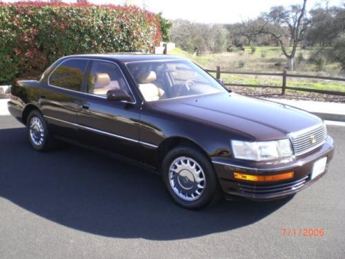 Photo of a 1990-1992 Lexus LS in Dark Walnut Pearl (paint color code 4K8)