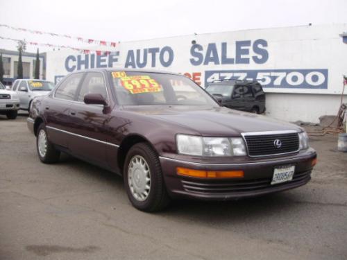 Photo of a 1990-1992 Lexus LS in Dark Walnut Pearl (paint color code 4K8)