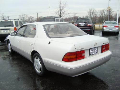 Photo of a 1997 Lexus LS in Opal White Pearl (paint color code 046)