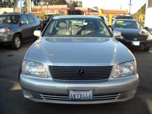 Photo of a 2000 Lexus LS in Millennium Silver Metallic (paint color code 1C0)