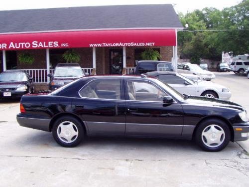 Photo of a 1995-2000 Lexus LS in Black Onyx (paint color code 202