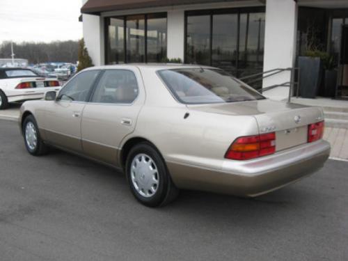 Photo of a 1997 Lexus LS in Cashmere Beige Metallic (paint color code 4M9)