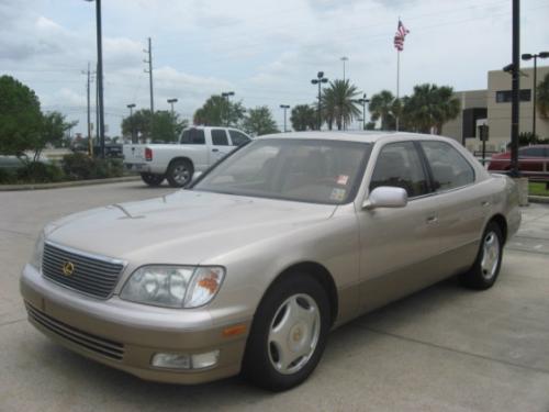 Photo of a 1995 Lexus LS in Cashmere Beige Metallic (paint color code 4M9)