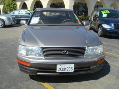 Photo of a 1995-1997 Lexus LS in Crystal Quartz Metallic (paint color code 4N1)