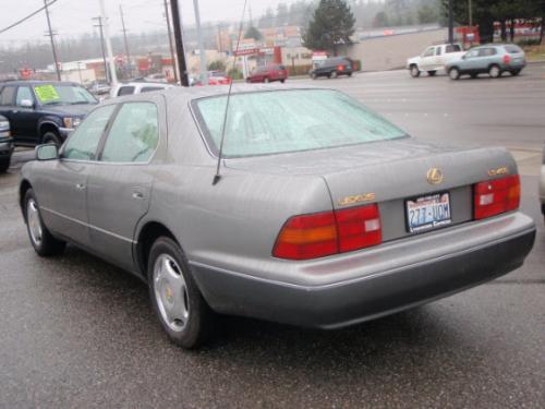 Photo of a 1995-1997 Lexus LS in Moonstone Pearl (paint color code 6N0)