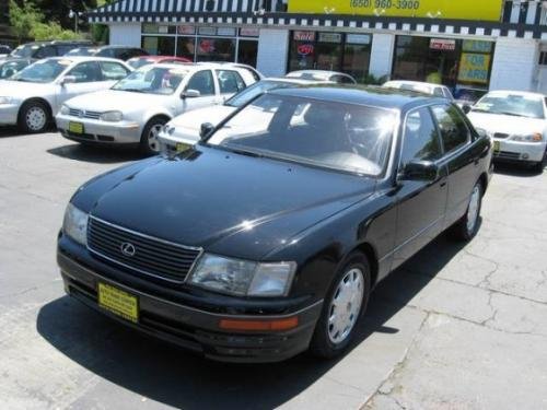 Photo of a 1995-1996 Lexus LS in Blackberry Pearl (paint color code 929)