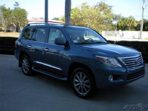 Photo of a 2009-2010 Lexus LX in Costa Azul Mica (paint color code 8U4)