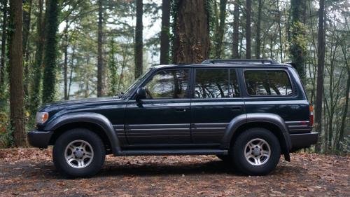 Photo of a 1996-1997 Lexus LX in Dark Emerald Pearl (paint color code 6M1)
