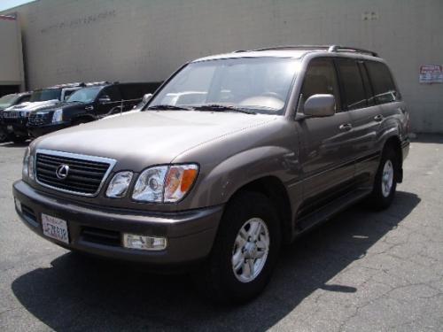 Photo of a 1998-2000 Lexus LX in Smoky Topaz Mica (paint color code 1C2)