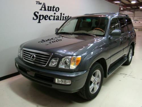 Photo of a 2004 Lexus LX in Galactic Gray Mica (paint color code 1E9)