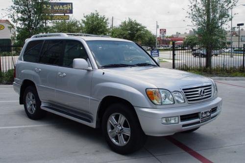 Photo of a 2006-2007 Lexus LX in Classic Silver Metallic (paint color code 1F7)
