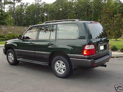 Photo of a 2000 Lexus LX in Woodland Pearl (paint color code 6R1)