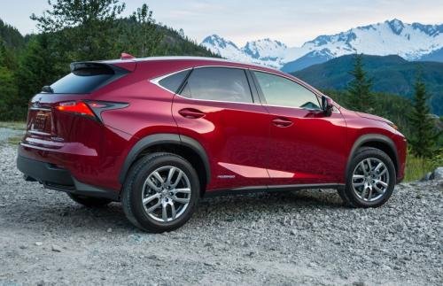 Photo of a 2015-2021 Lexus NX in Matador Red Mica (paint color code 3R1)