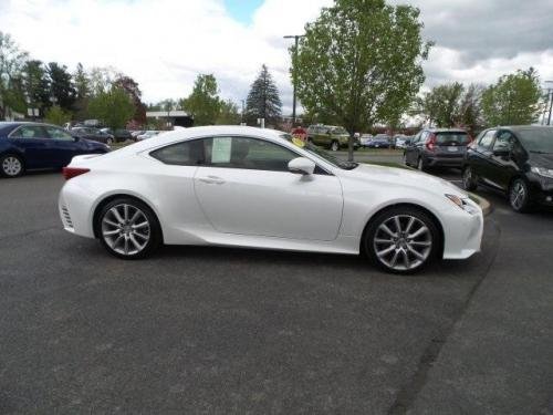 Photo of a 2016-2024 Lexus RC in Eminent White Pearl (paint color code 085)