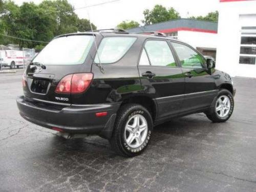 Photo of a 1999-2003 Lexus RX in Black Onyx (paint color code 202